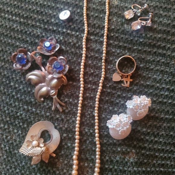 Vintage Costume Jewelry Lot 7 Pieces Rhinestone Faux Pearl Brooch Clip On... - Picture 2 of 16